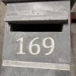 Natuursteen brievenbus - Model 002 - Met gravering